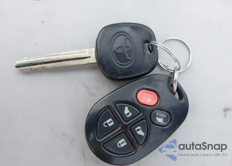 2013 Toyota Sienna Se 8 Passenger z USA, uszkodzony, nr VIN 5TDXK3DC8DS301634